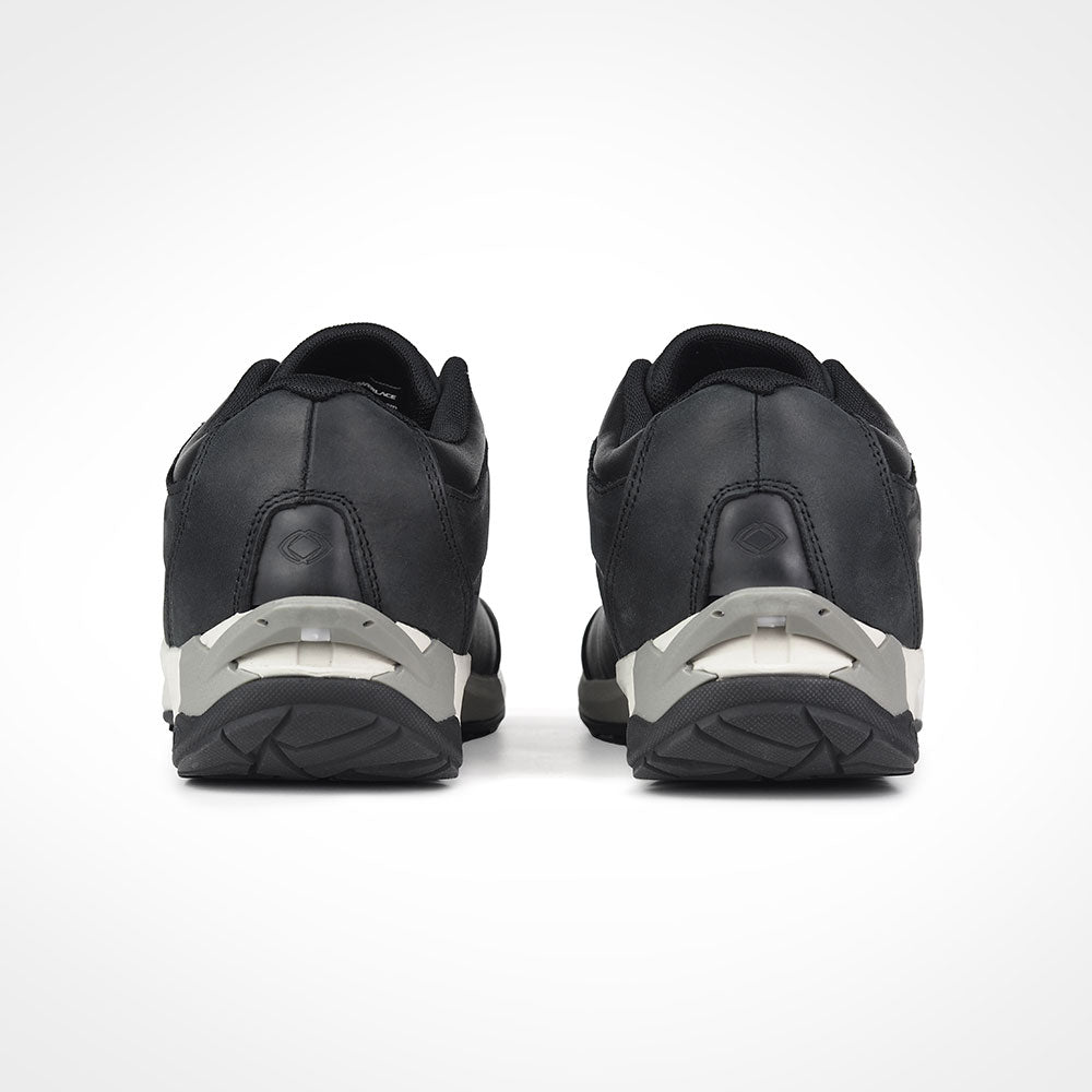 Urban Medium: Black-Cream